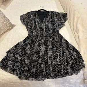 WHBM short sleeve dress with ruched middle. Summer 2024 style. Super cute! Sz S